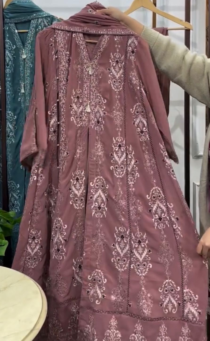 Elegant Embroidered 3-Piece Suit Set