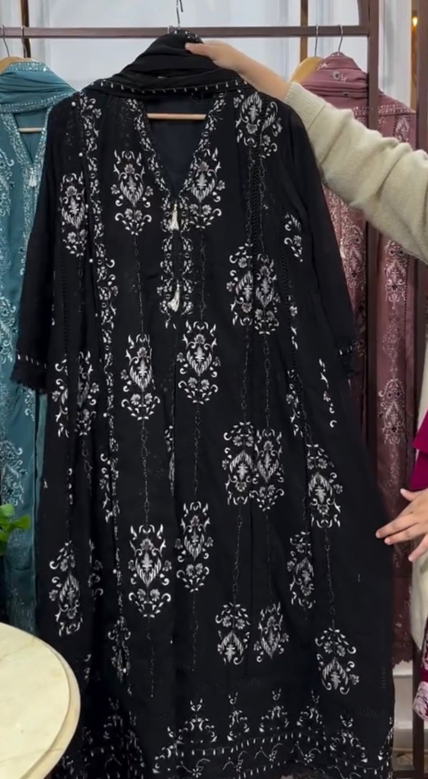 Elegant Embroidered 3-Piece Suit Set